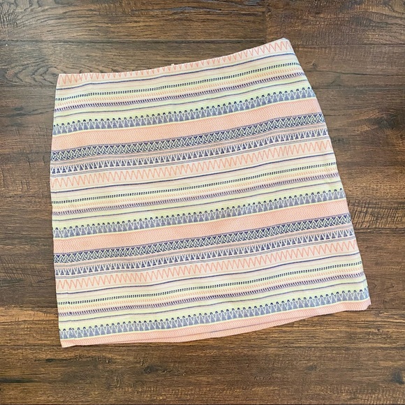 NWOT LOFT Woven Jacquard Mini Skirt Multi color Skirt Size 10 Aztec pattern - Picture 3 of 7